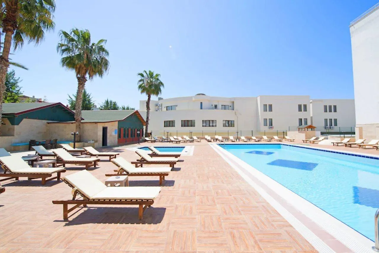 Ada Newday Resort كوشاداسيه