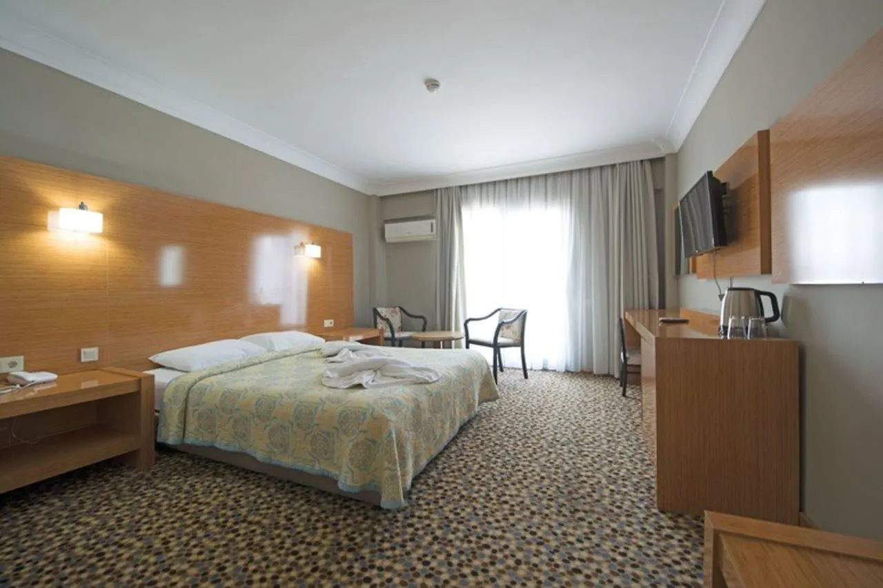 Ada Newday Resort كوشاداسيه فندق